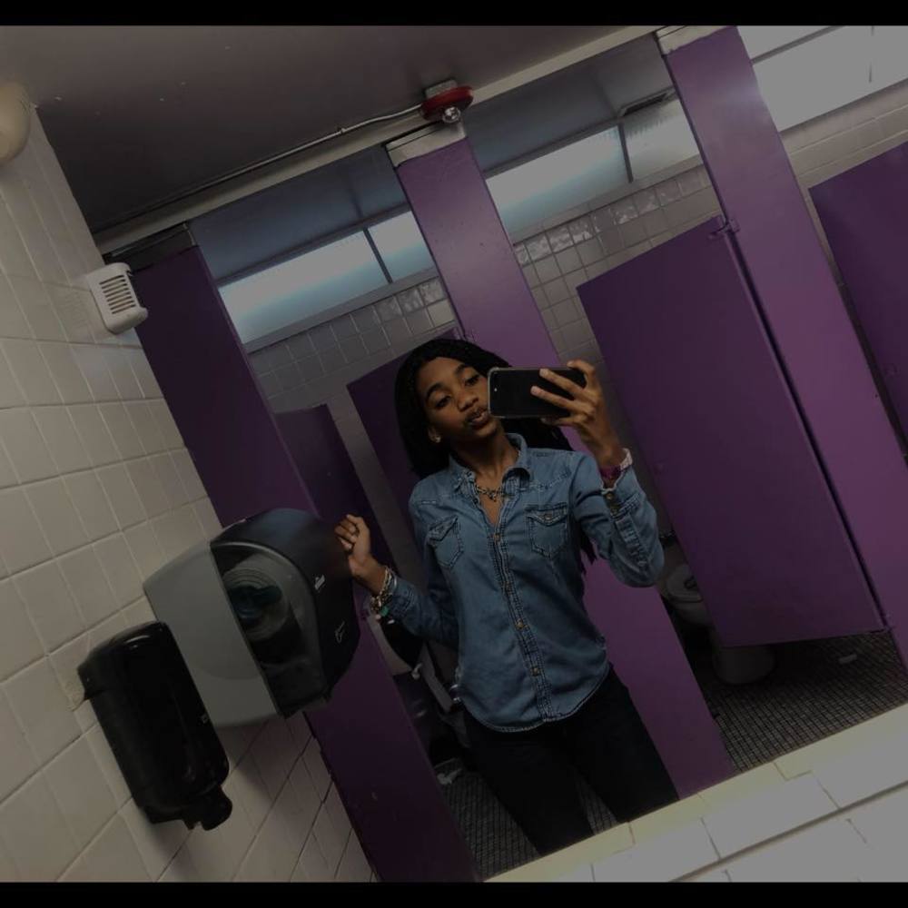 Meet your Posher, Makayla